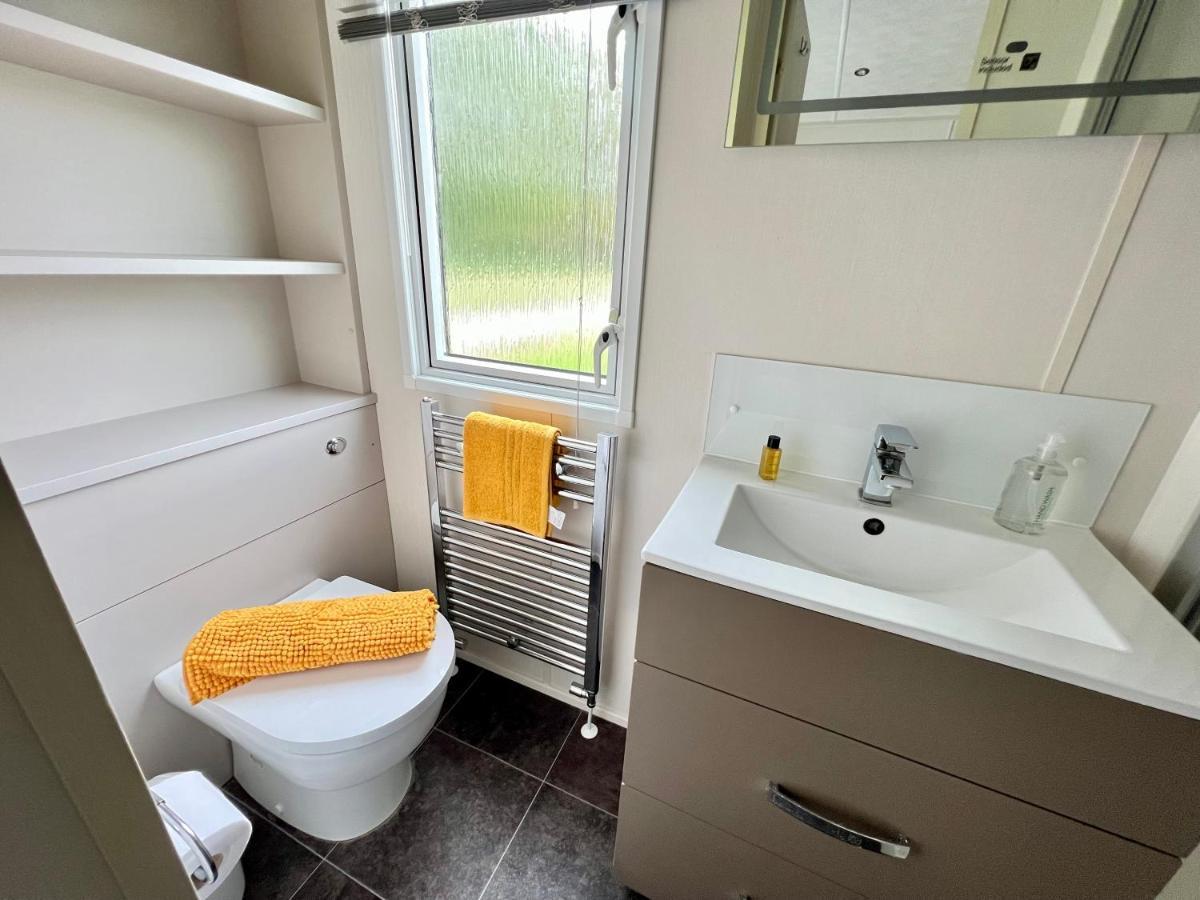 Waterside Holiday home *